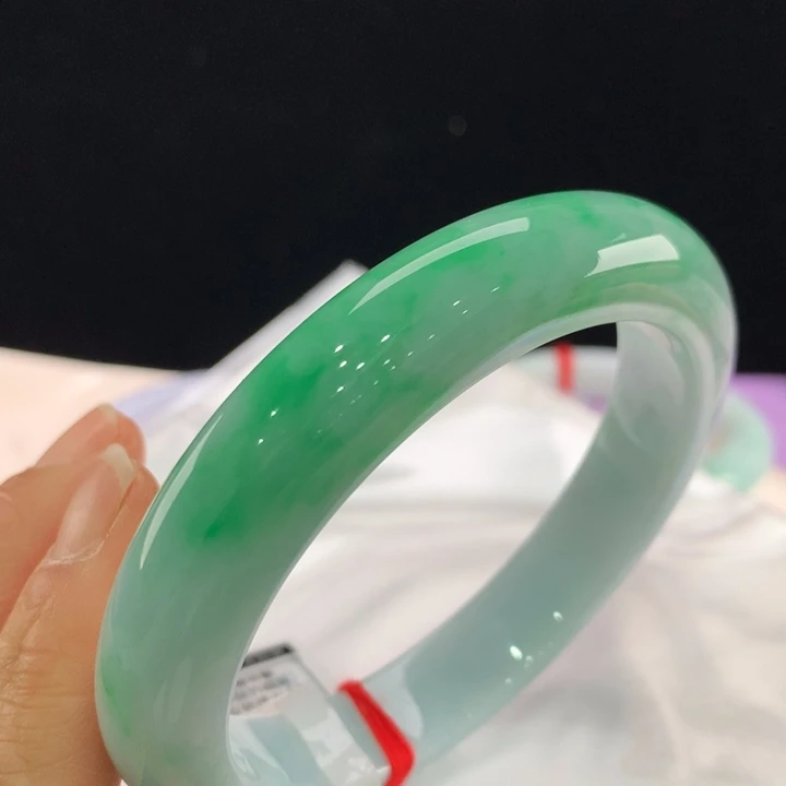 翡翠手镯未镶嵌111-0237