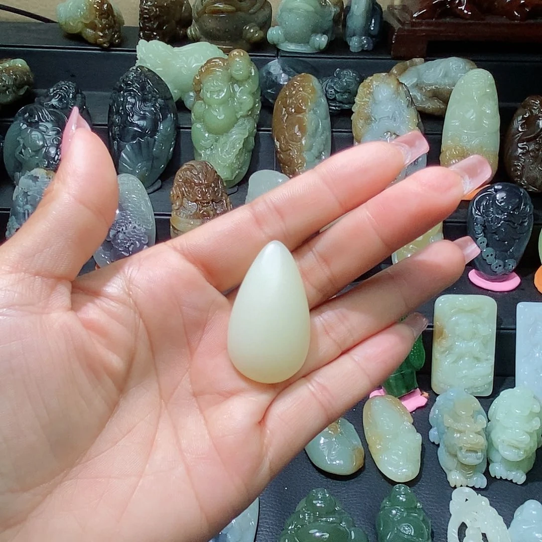 和田玉颈饰未镶嵌京