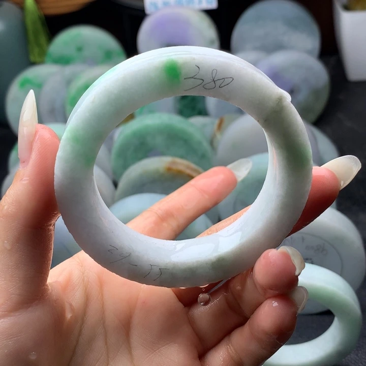 定制翡翠未镶嵌手镯