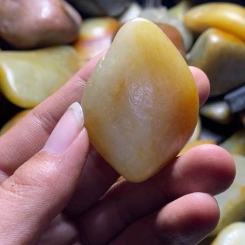 未镶嵌和田玉（糖玉）挂件