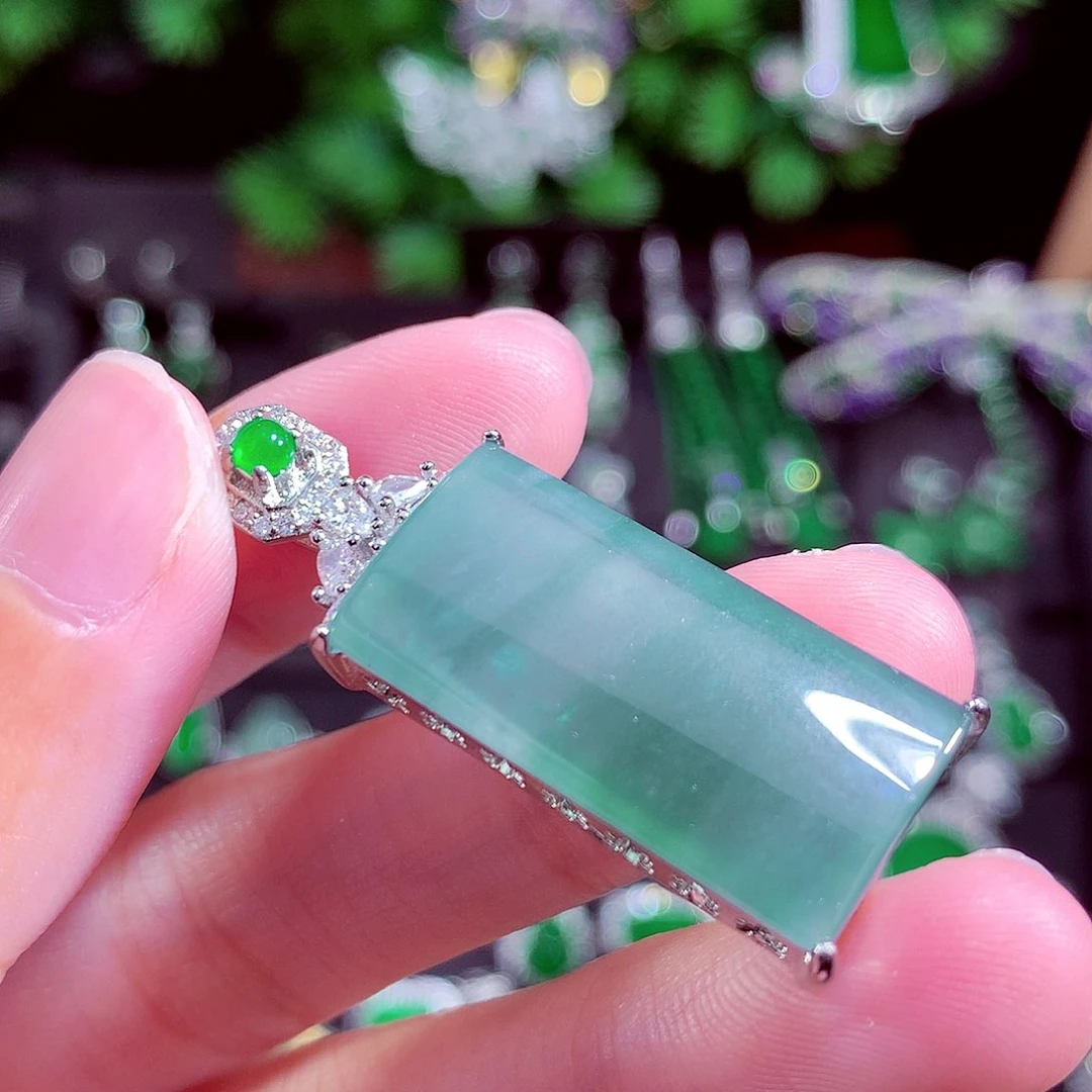 颈饰未镶嵌翡翠天然