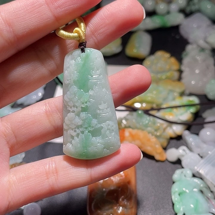 颈饰未镶嵌翡翠天