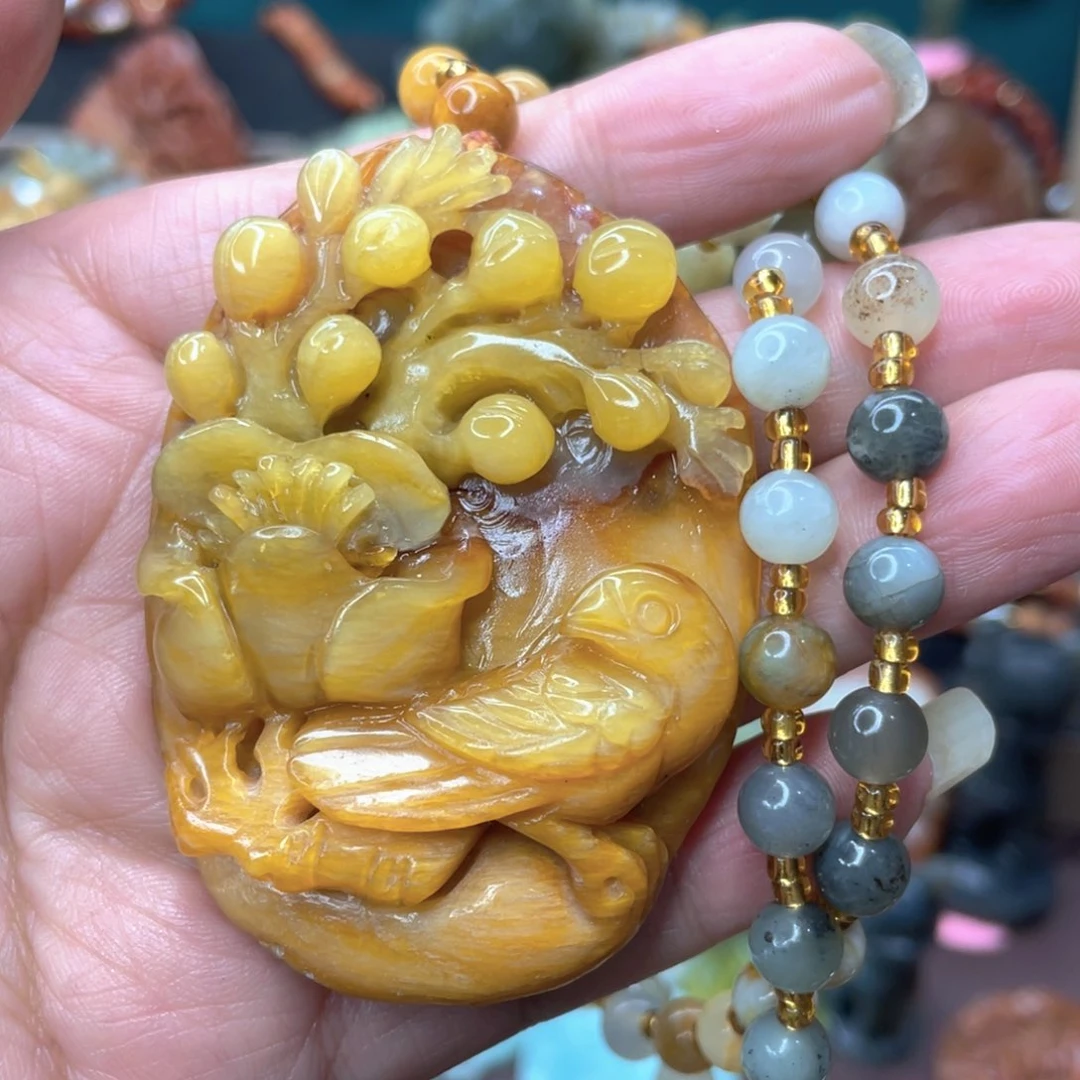 蛇纹石玉颈饰未镶嵌