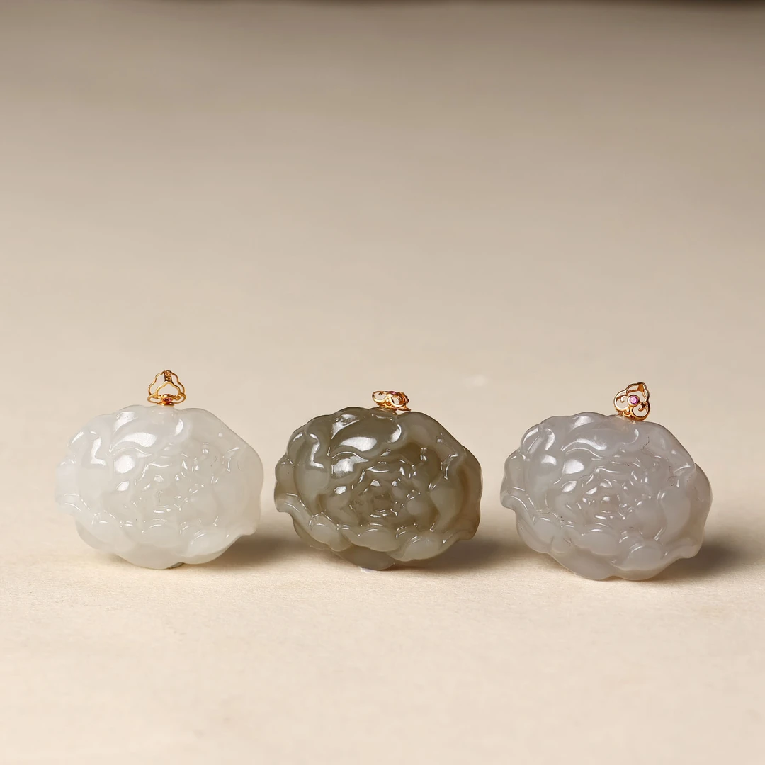 【小胖说玉】和田玉18K金镶嵌精雕牡丹花小吊坠140拍一发一多样性发