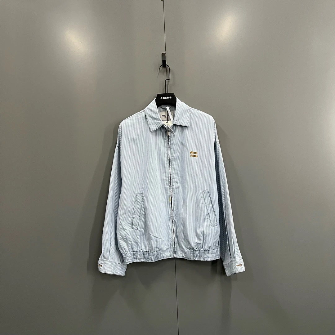 99新 MIU MIU/缪缪 ab1123 020788 条纹刺绣拉链外套 38码