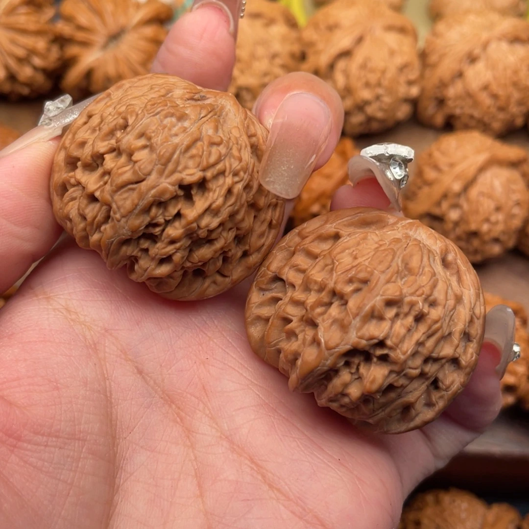 文玩核桃吊坠全品，老款山字尖磨盘39