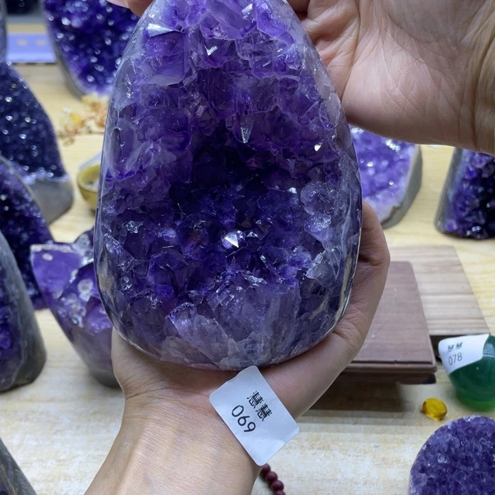 未镶嵌水晶大型摆件（非配饰）M****e