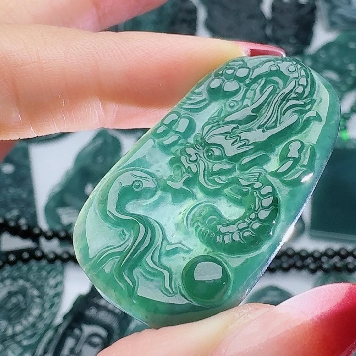 颈饰未镶嵌翡翠多样性发其一