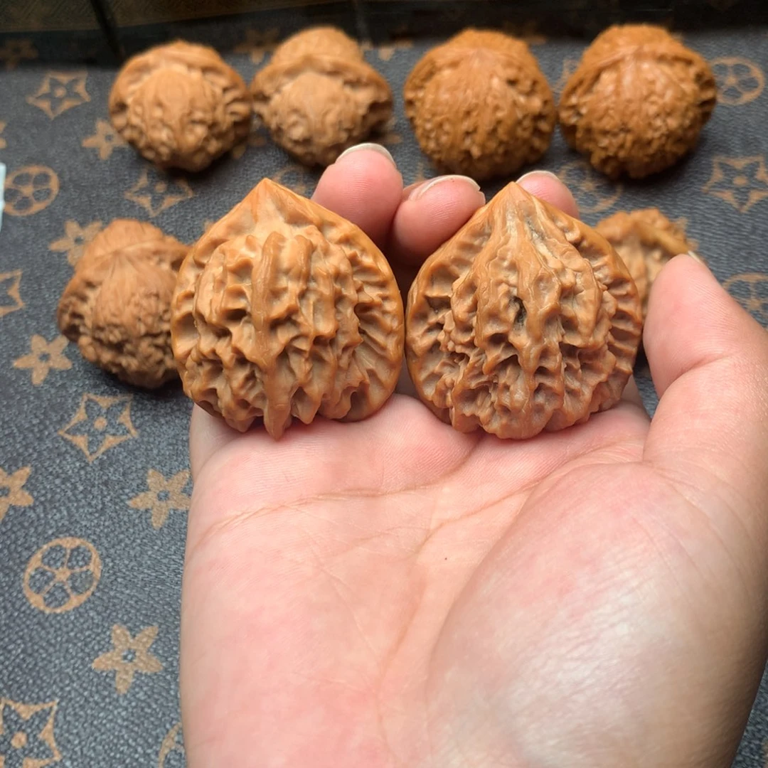 文玩核桃把件曹大龙