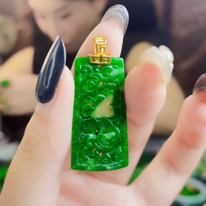 颈饰未镶嵌翡翠多样性