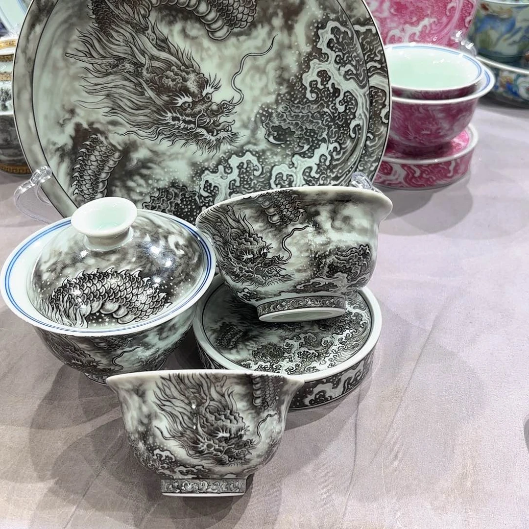 瓷片景德镇瓷器精品陈列