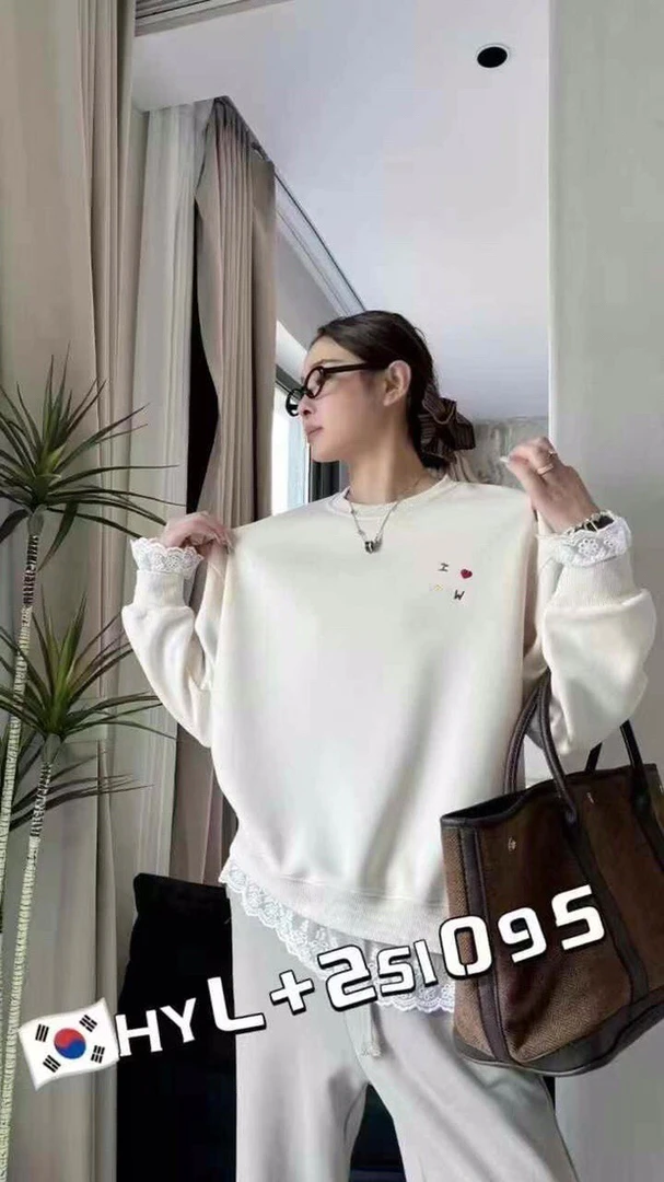 251095意凡拼接蕾丝边欧美风大版韩版卫衣