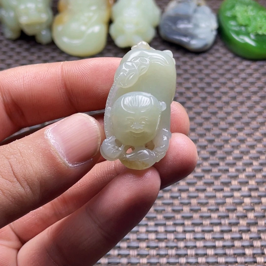 和田玉未镶嵌挂件