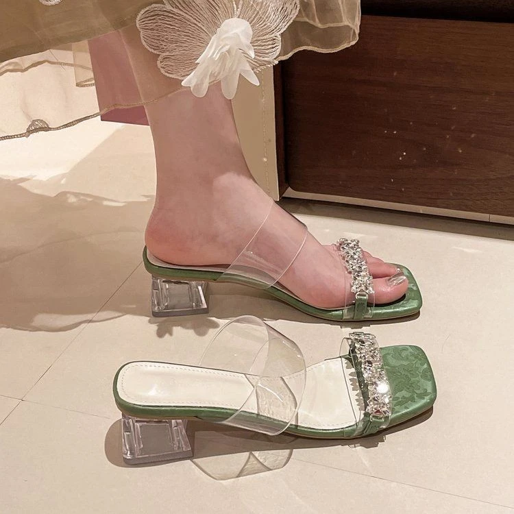 仙女风透明水钻拖鞋女夏季外穿2025新款时尚水晶粗跟一字拖高跟鞋