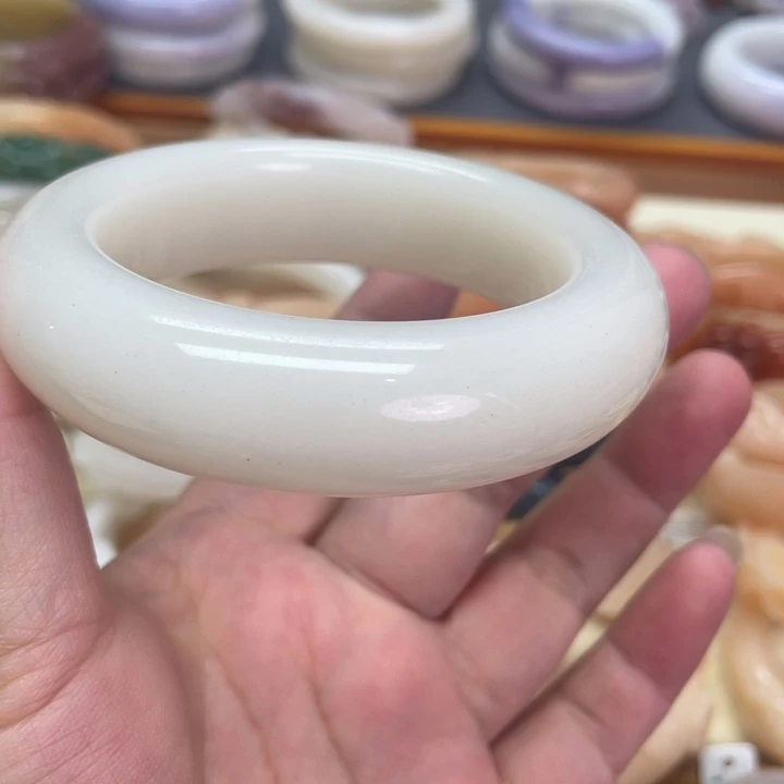 未镶嵌石英岩玉珠宝奇石过****?