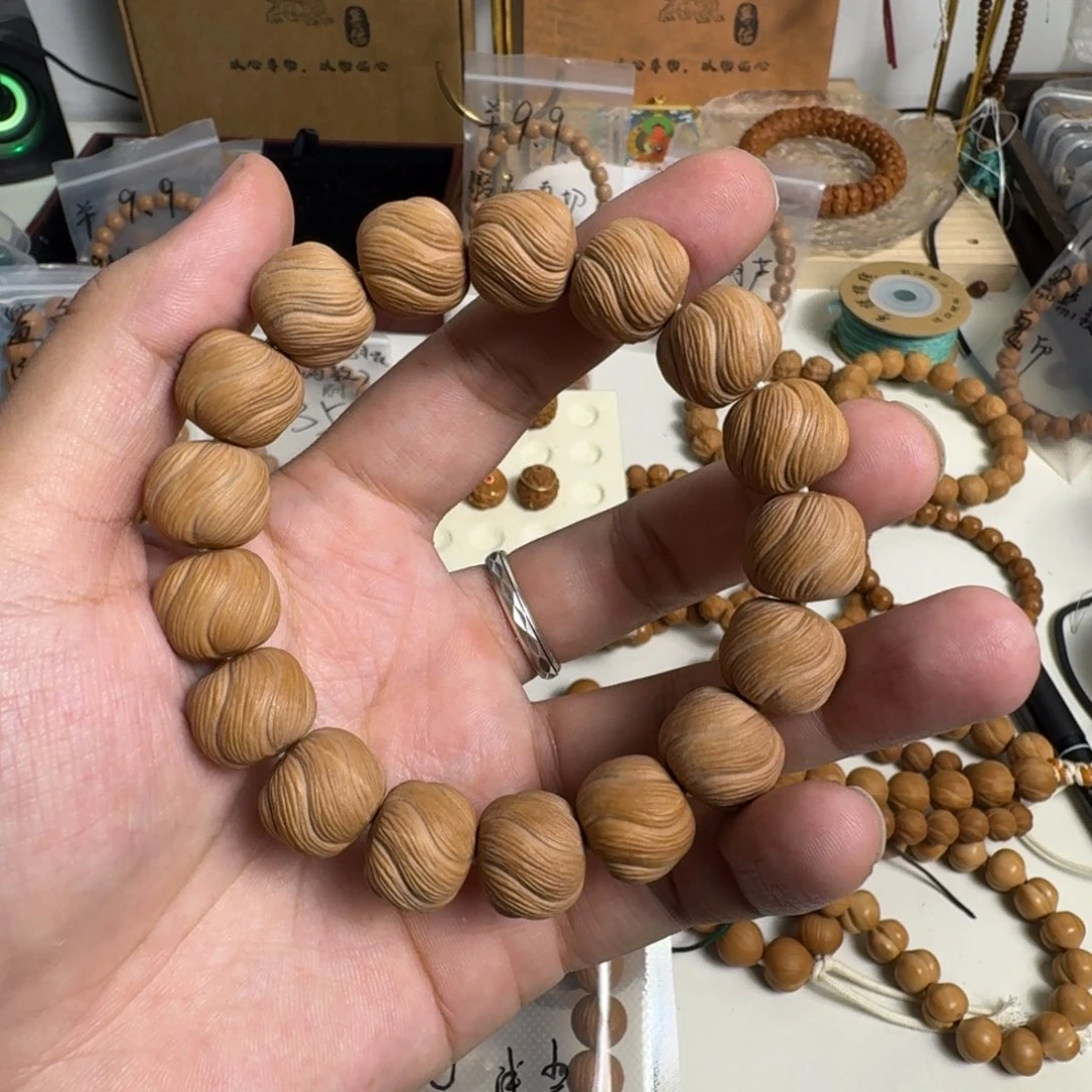 尖***儿手串猴头核桃卷卷酥葡萄串
