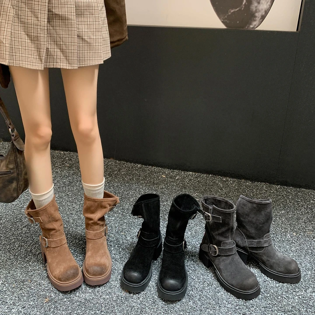磨砂牛反绒西部牛仔靴子女2025新款灰色皮带扣马丁靴覆古厚底短靴