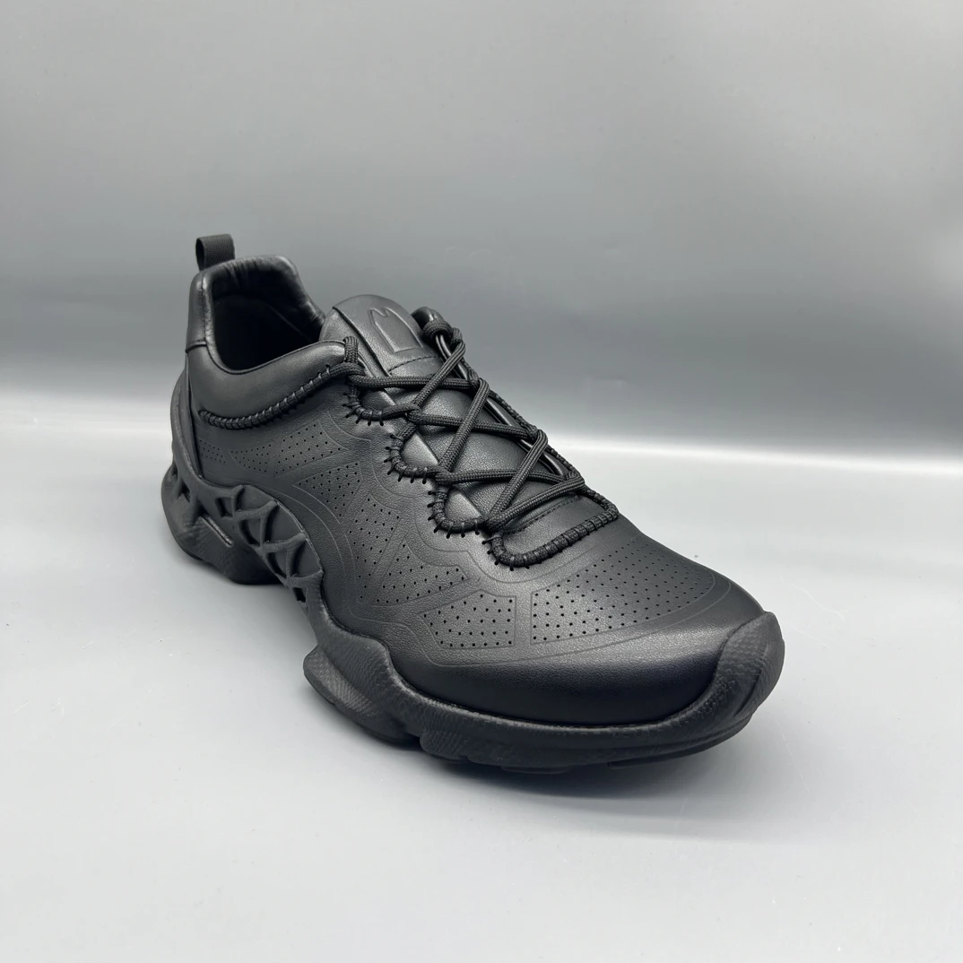 WolfEars广州狼耳新款探索升级款激光打孔百搭休闲健步男鞋有加绒