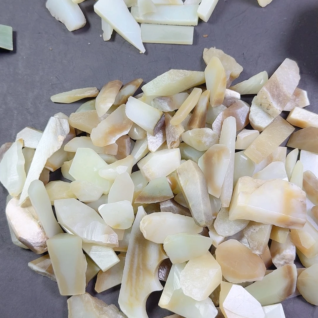 万***苏和田玉（糖玉）未镶嵌挂件