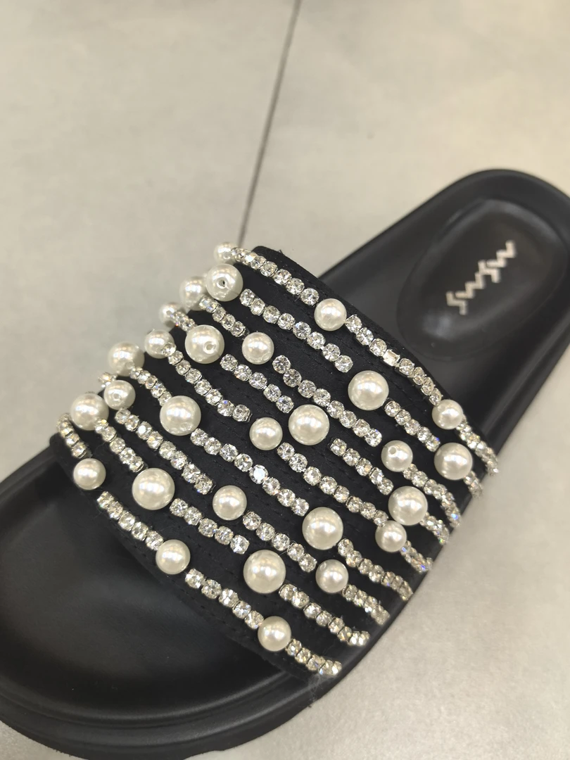 串珠低跟防滑平底凉拖（不退货）