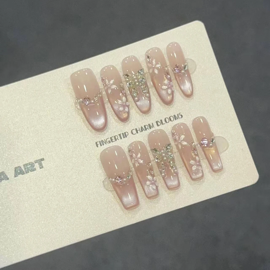 【蝶语花】纯手工穿戴甲冰透裸粉贴钻花瓣清新高级美甲