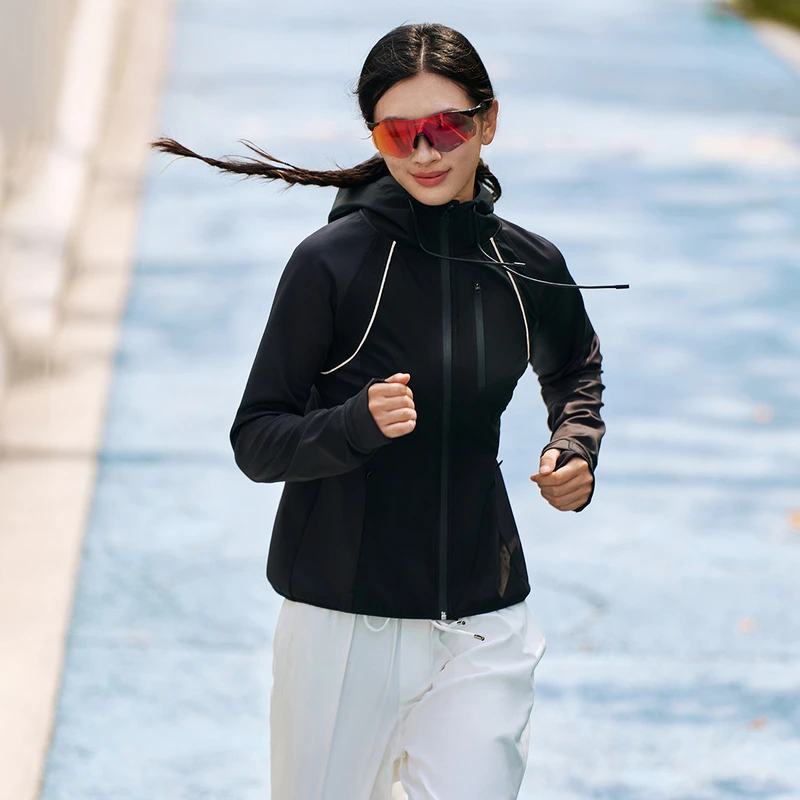 EP雅莹2025秋冬新款女装 户外运动风修身显瘦抽绳连帽外套1312A