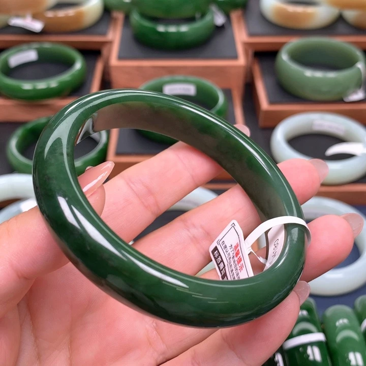 和田玉（碧玉）手镯未镶嵌626364圈口