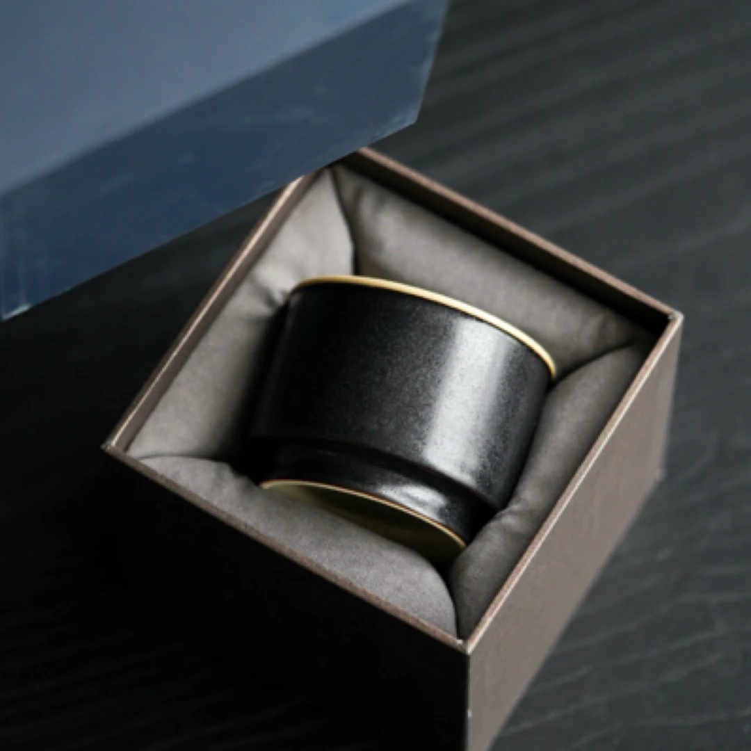 南山云泊玄墨内刻佛手纹敦敦杯