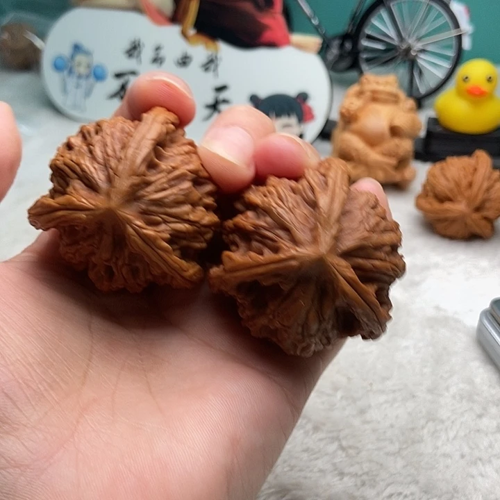 文玩核桃把件轮****产三棱