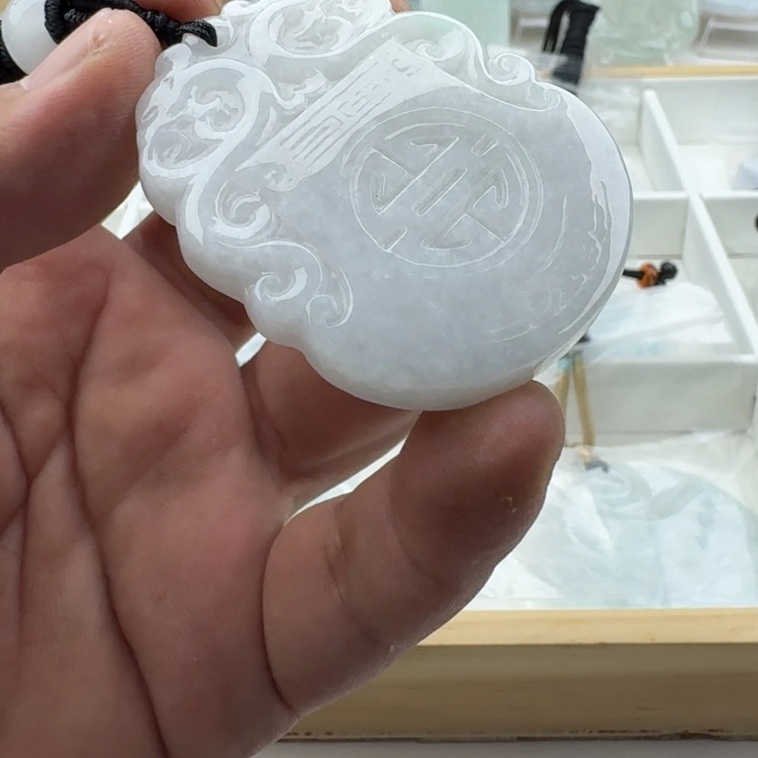 翡翠未镶嵌颈饰天然缅甸A货翡翠