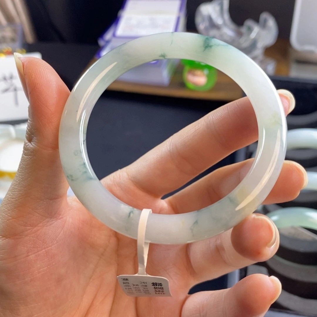 翡翠未镶嵌手镯飘花52.7