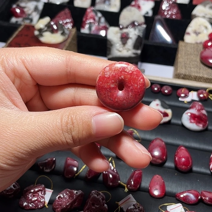 天然辰砂原石平安扣10.7克