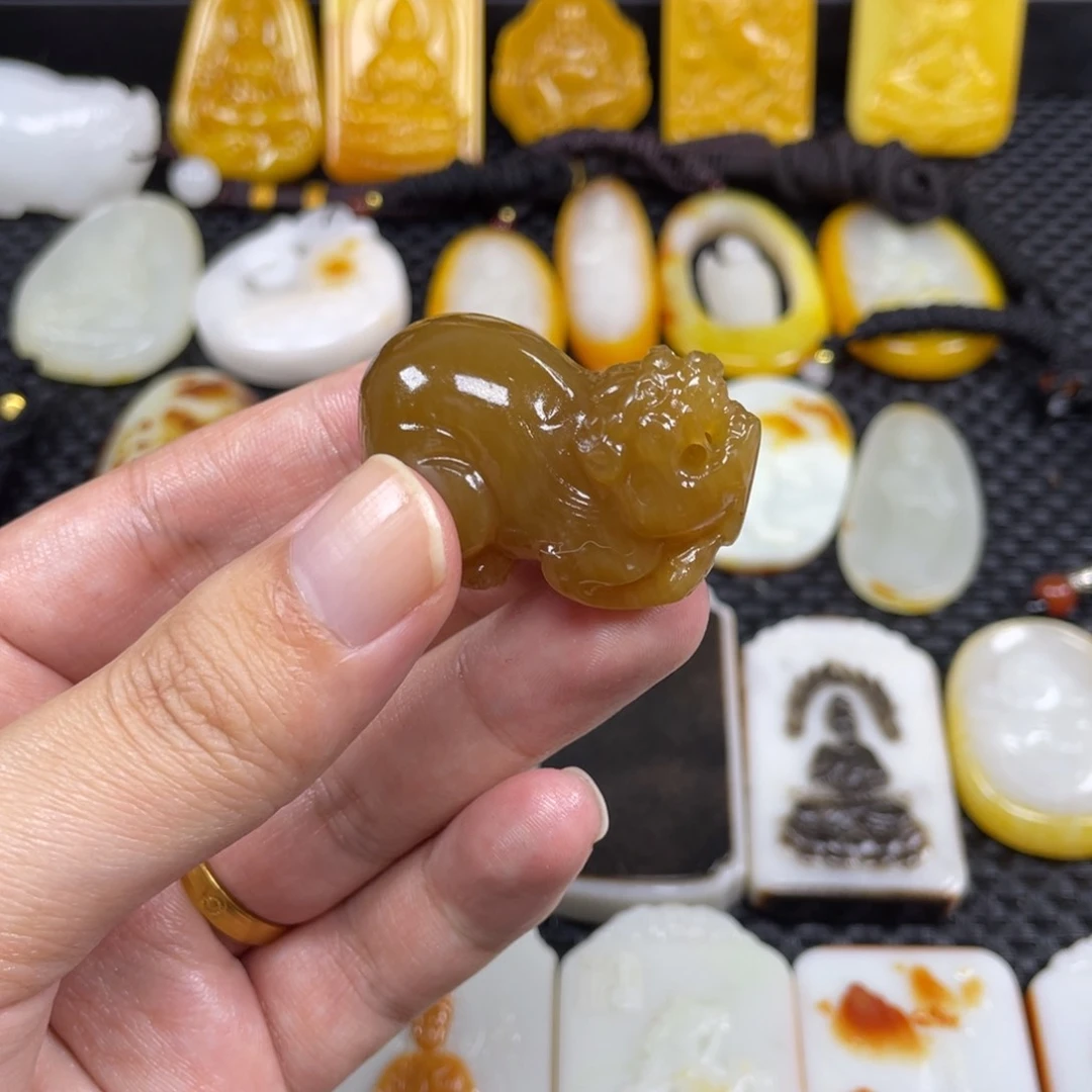 颈饰未镶嵌和田玉