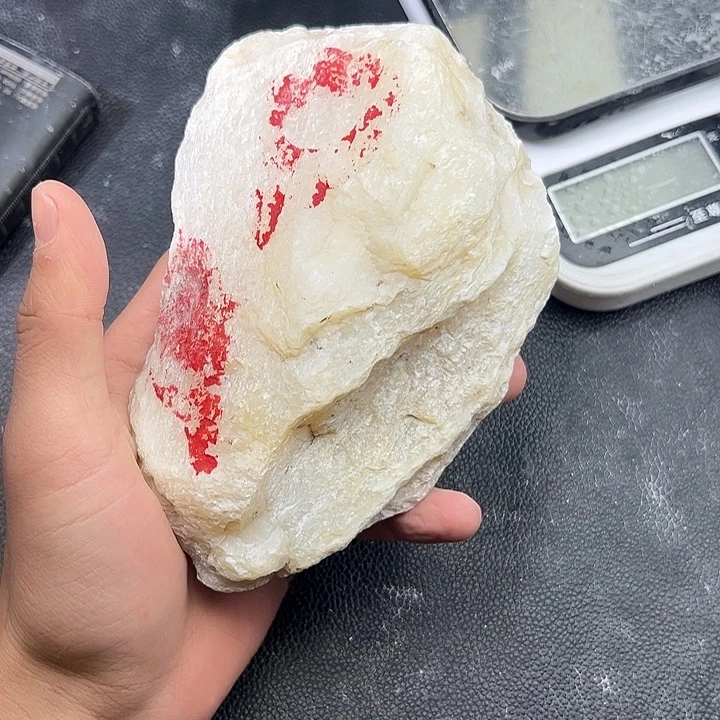 和田玉（糖玉）未镶嵌手镯