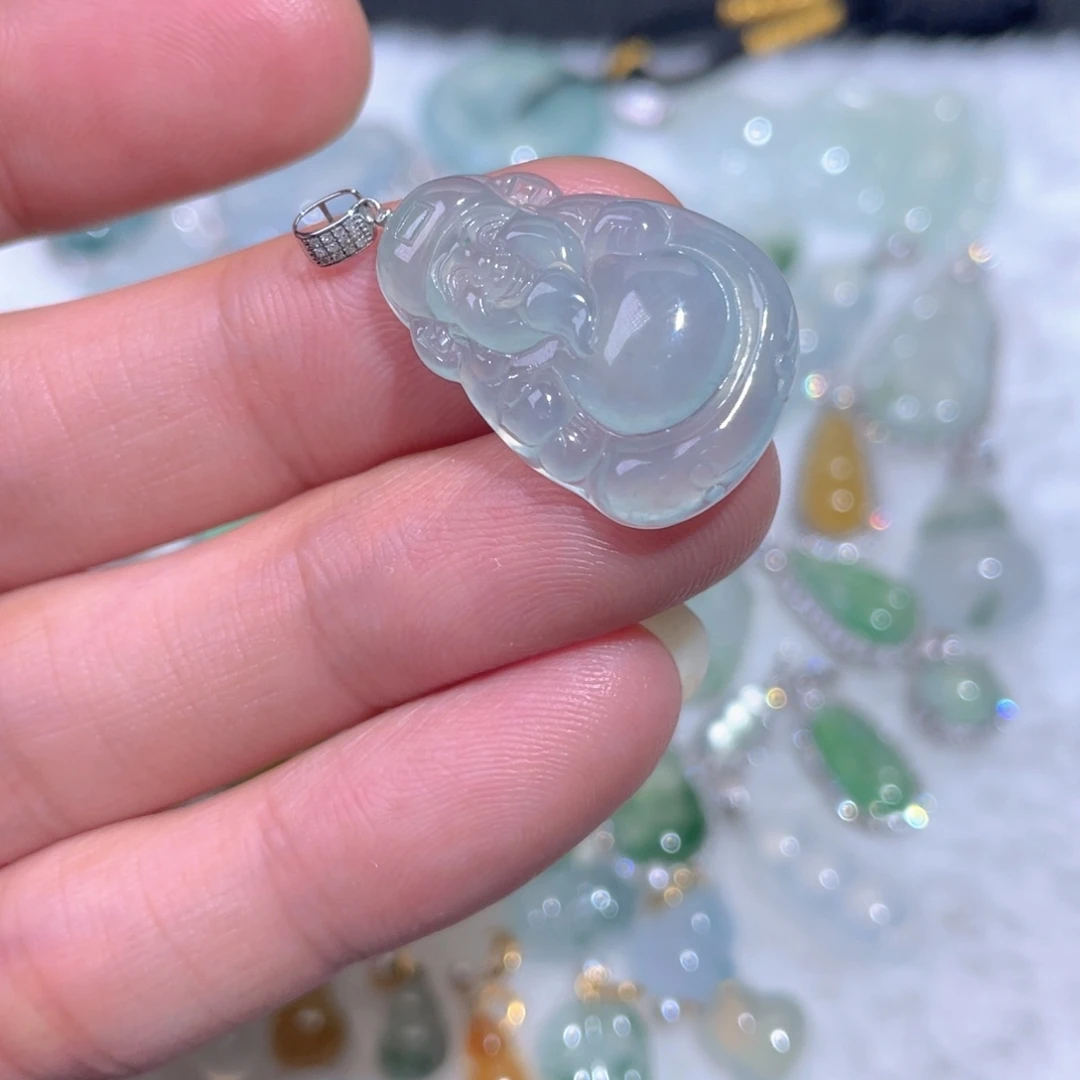 翡翠18K金镶嵌颈饰翡翠