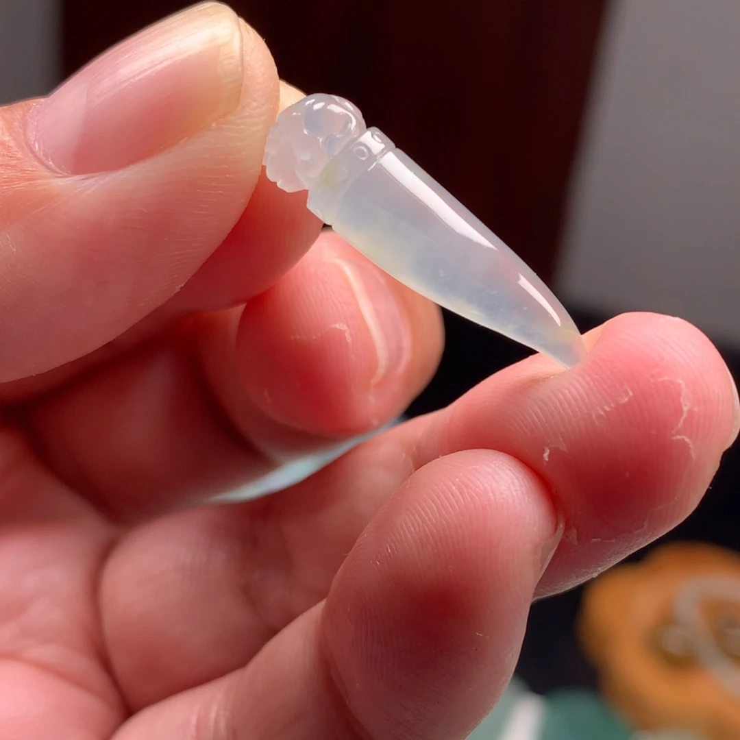 定制翡翠未镶嵌龙牙