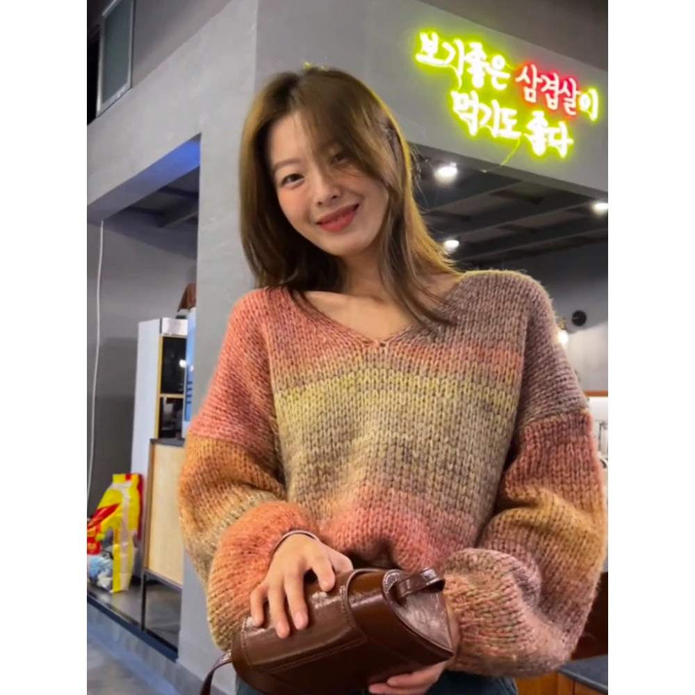 红实搭配渐变撞色毛衣女秋季新款设计感气质休闲韩系针织衫上衣