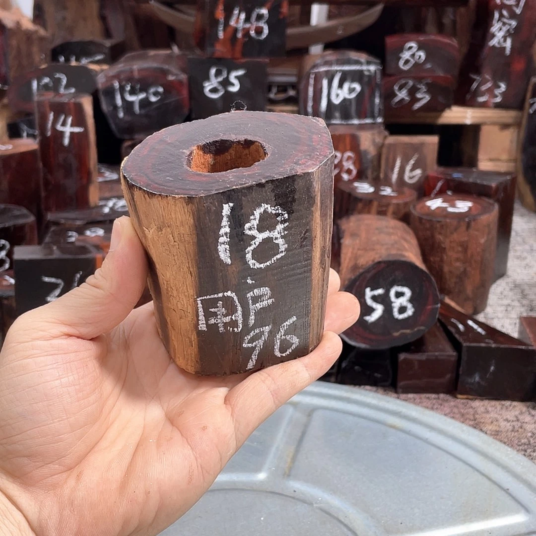 交趾黄檀（大红酸枝）