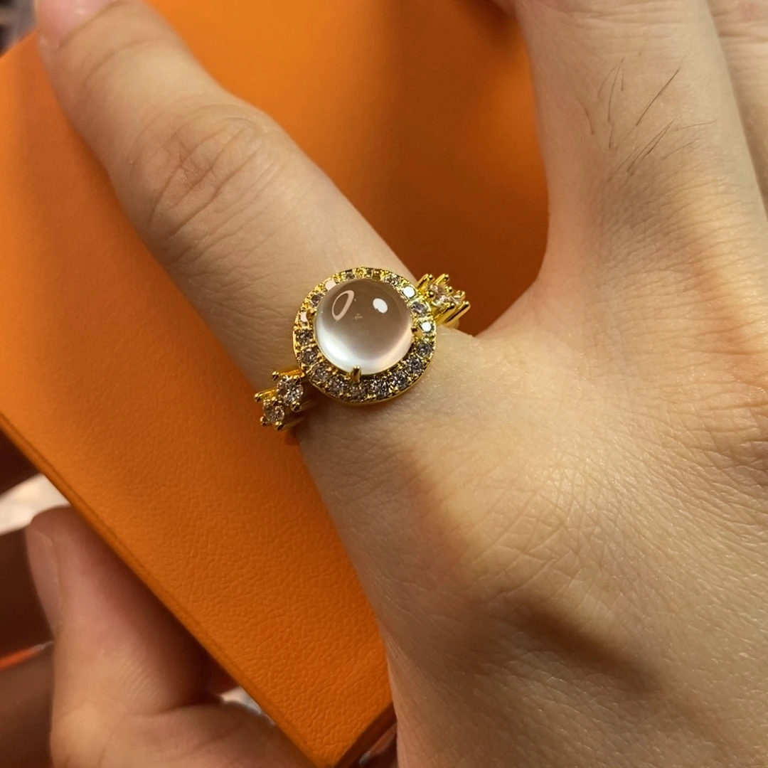 石英质玉合金颈饰