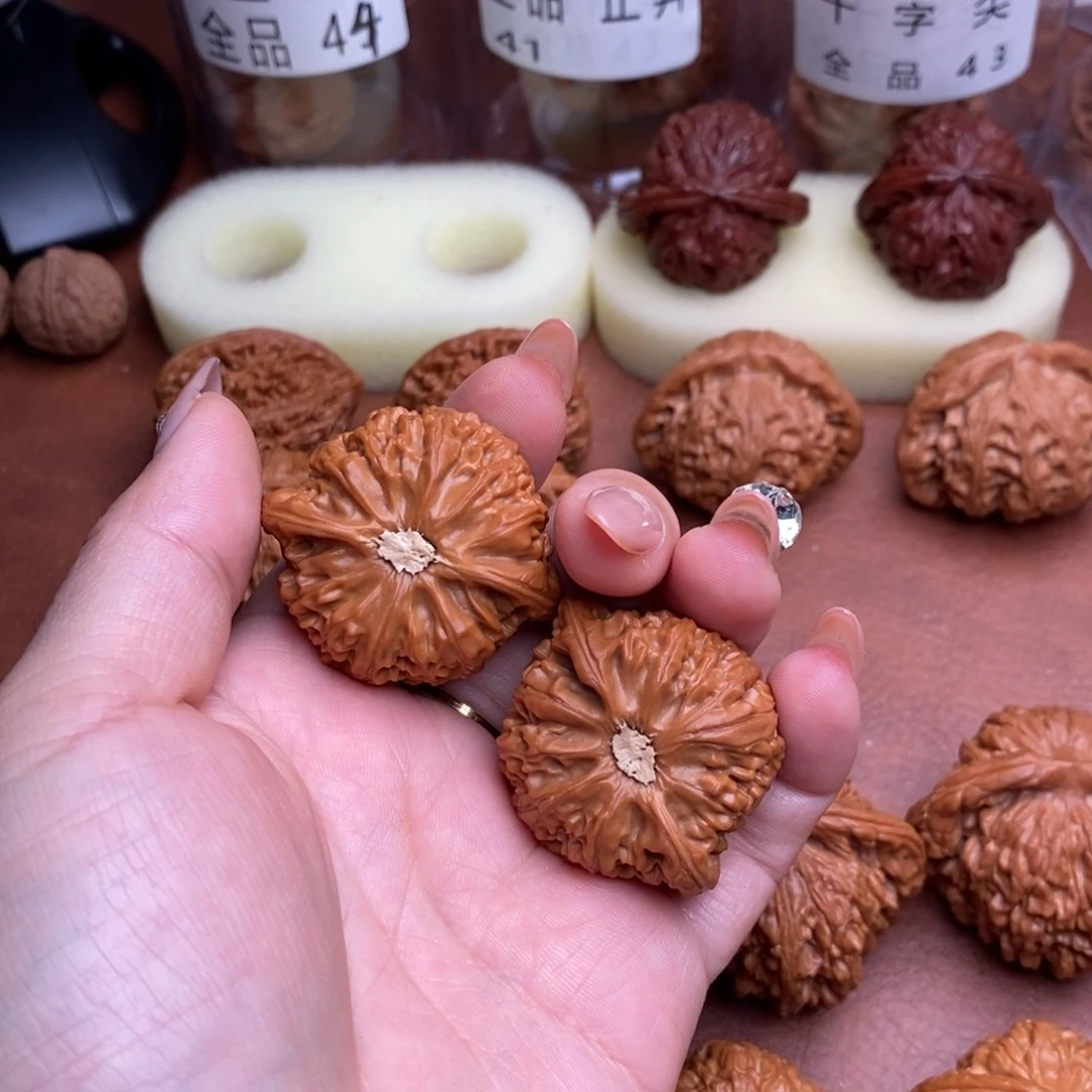 蓝***郁把件文玩核桃宫灯208