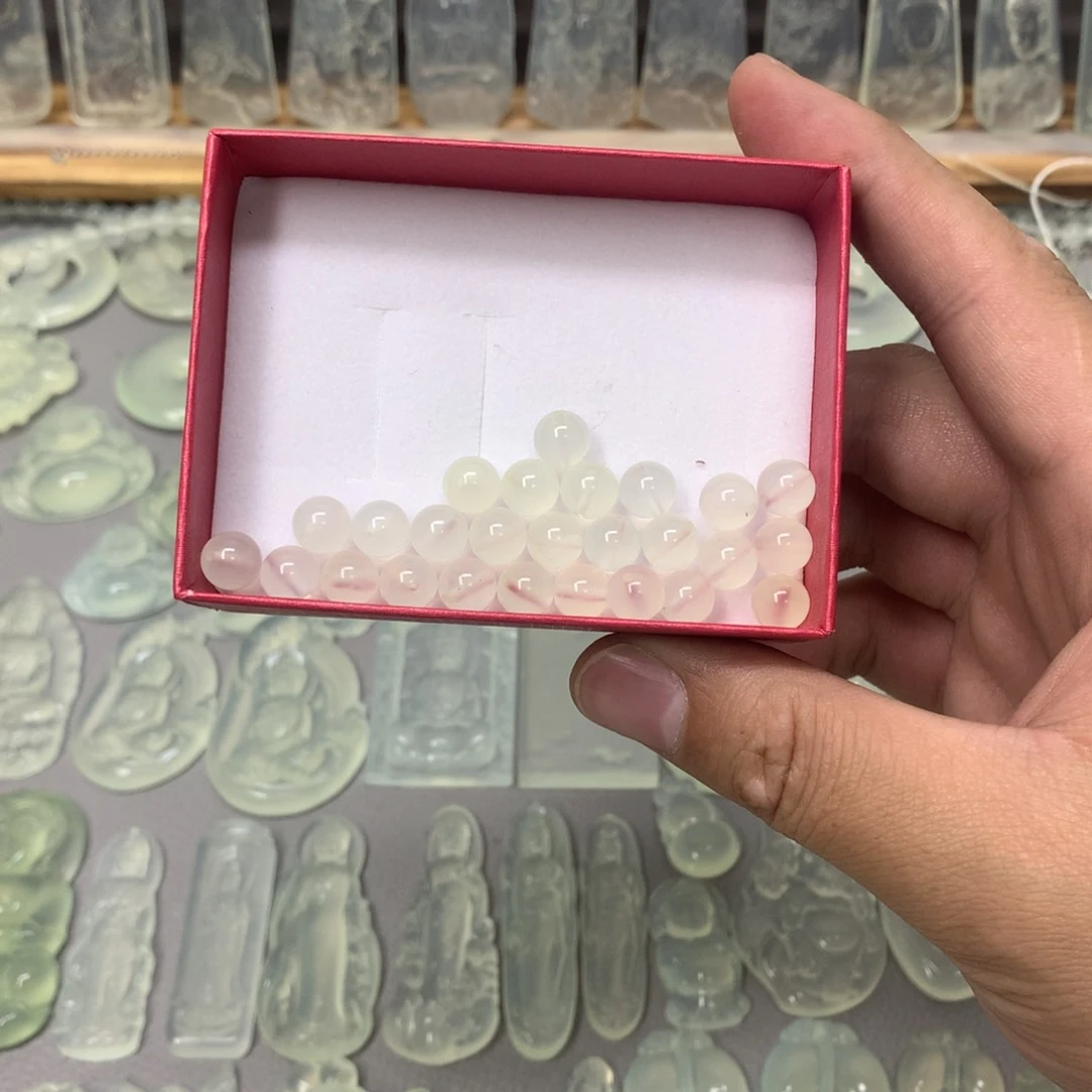 蛇纹石玉颈饰未镶嵌羽*