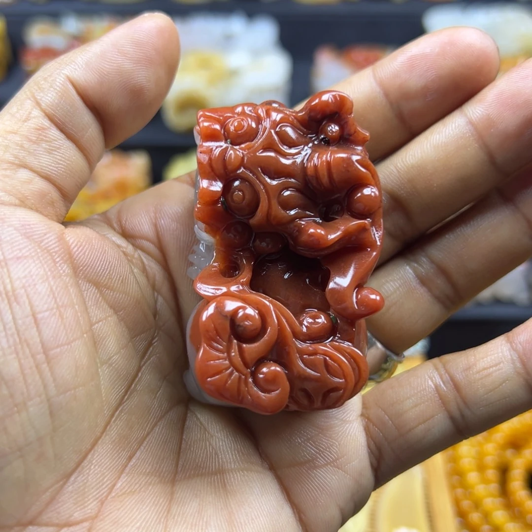 未镶嵌石英质玉（黄龙玉）手把件