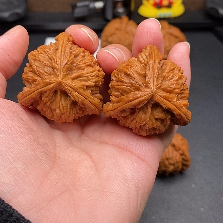 智***宠文玩核桃把件白奔