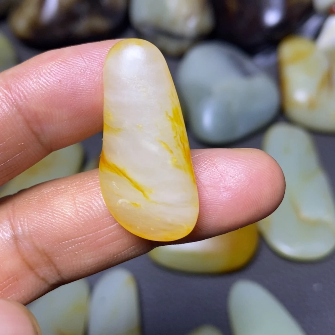 未镶嵌和田玉（糖玉）挂件