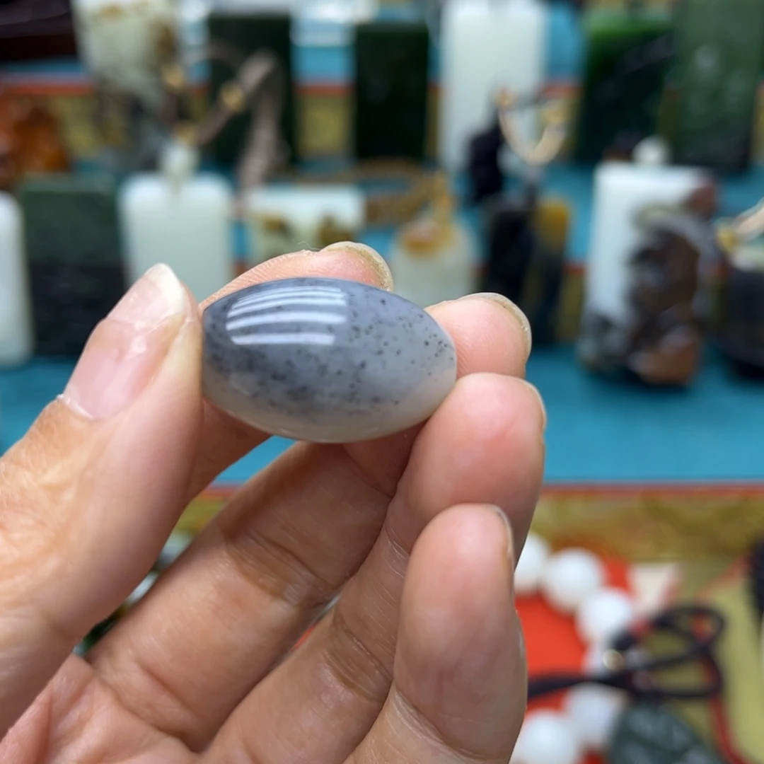 和田玉未镶嵌车挂