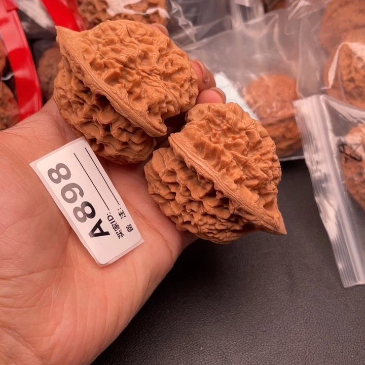 文玩核桃吊坠核桃