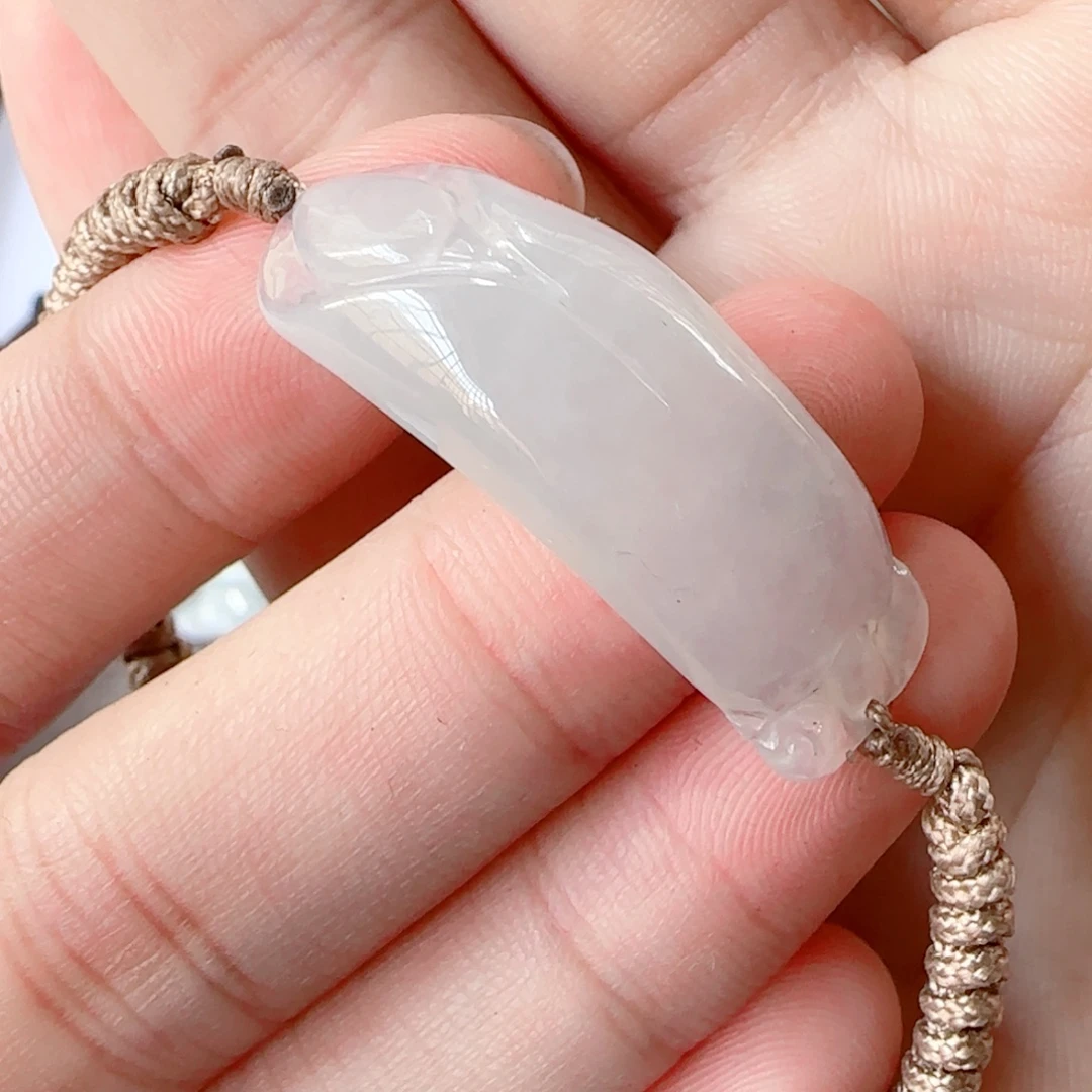 翡翠未镶嵌颈饰手牌