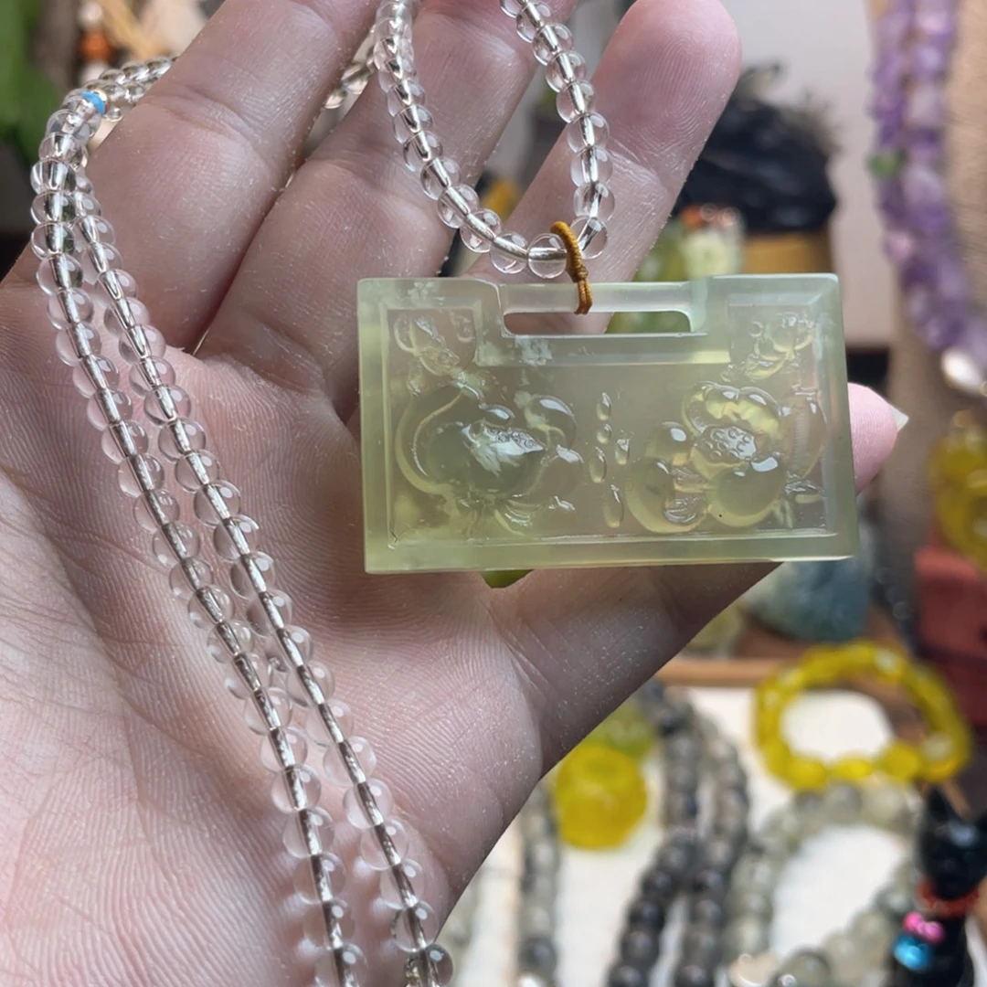 未镶嵌蛇纹石玉吊坠