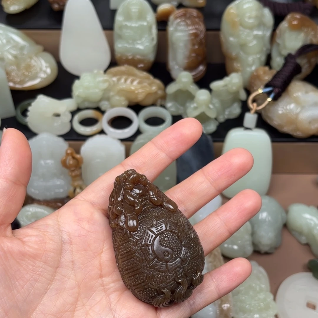 颈饰未镶嵌和田玉