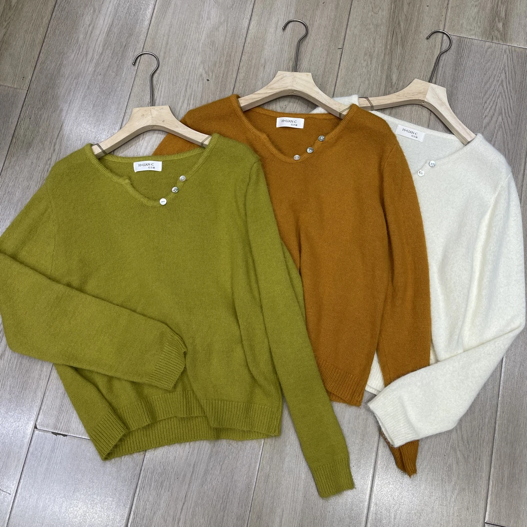 【大欣家】8825「热恋」马海毛小V领三粒扣高品质毛针织衫